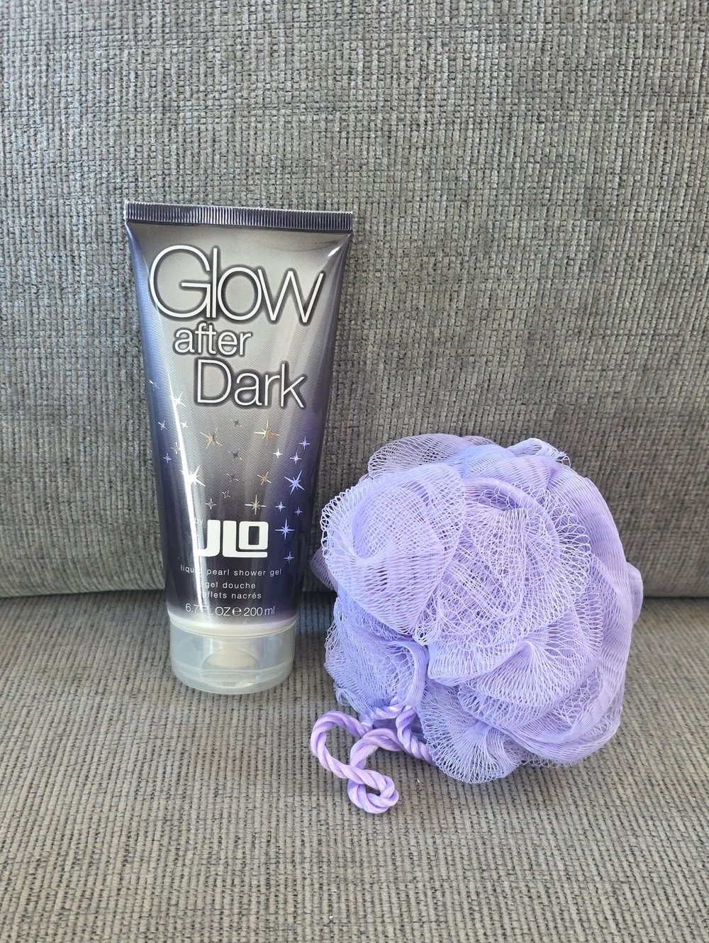 JLO Glow After Dark Shower Gel, 6.7floz. with Purple Bath Loofah Sponge, New.